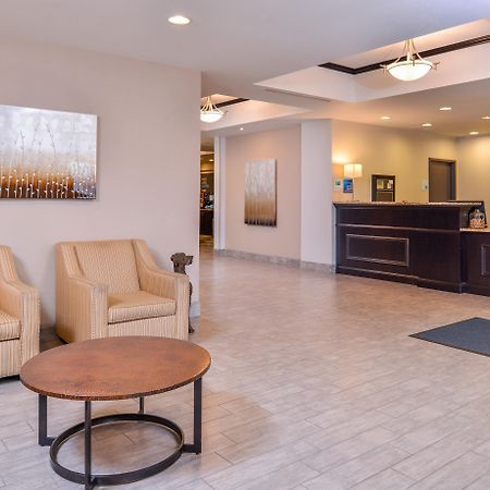 Holiday Inn Express & Suites Emporia Northwest By Ihg Exterior foto